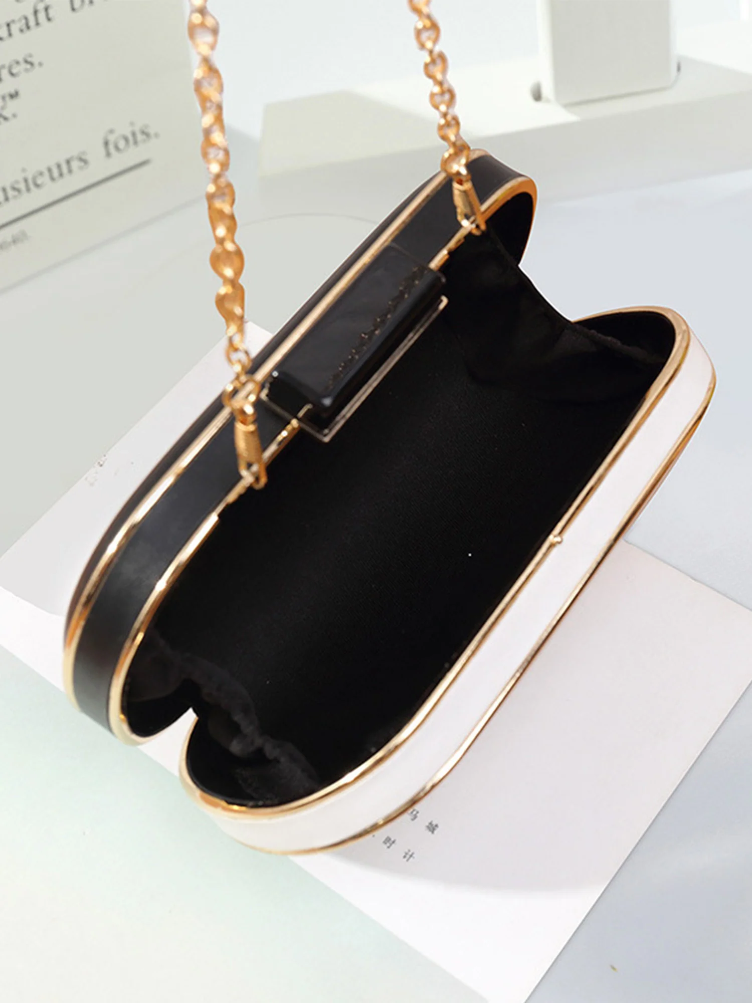 Versatile One-Shoulder Butterfly Evening Bag - Image 4